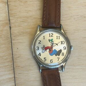 Vintage Lorus Goofy Backwards Running Goofy Brown Leather Strap Watch - 80s/90s